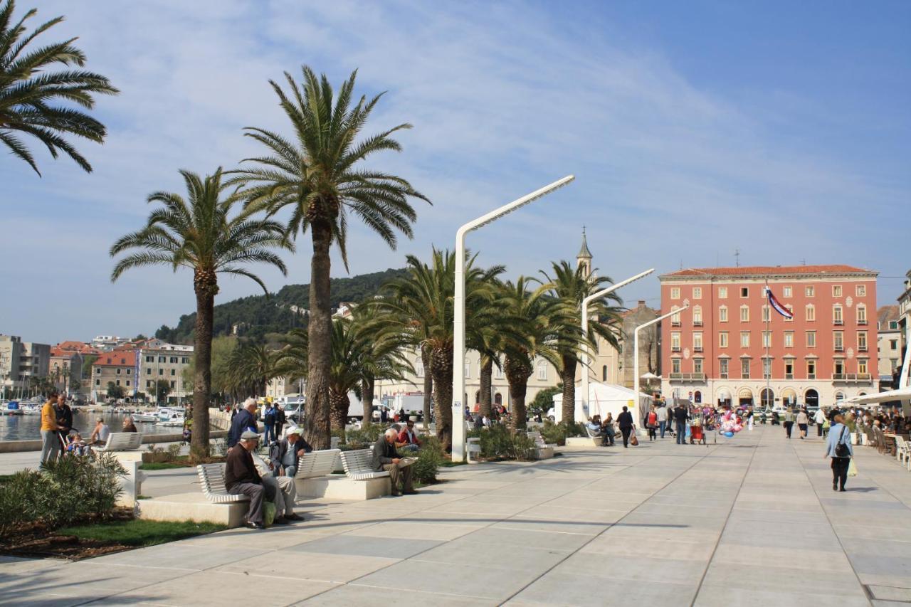 Famous Promenade Riva Apartment Split Kültér fotó